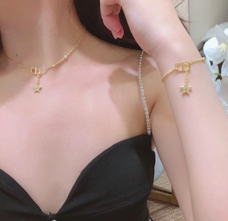 chr1st1an D10r necklaces